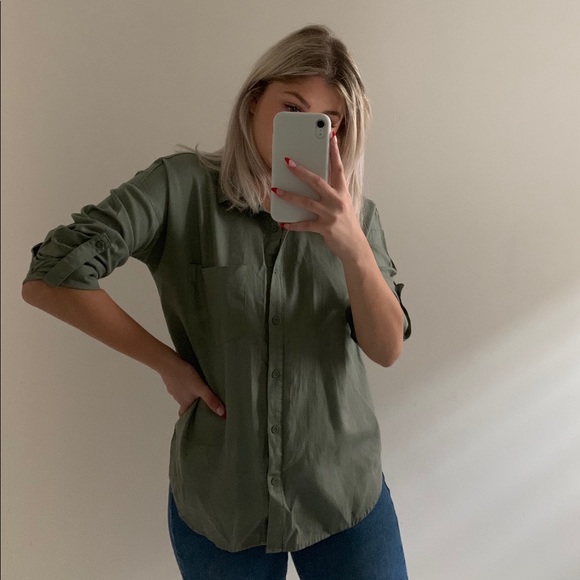 Muted green button up FOREVER 21 - Picture 2 of 3